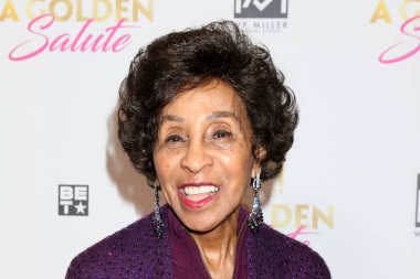 Marla Gibbs, 8 Ocak 2023 'te Marina Del Rey, CA' da bulunan Ritz Carlton Oteli 'nde Sheryl Lee Ralph ve Niecy Nash-Betts' e Altın Selamlar 'da.