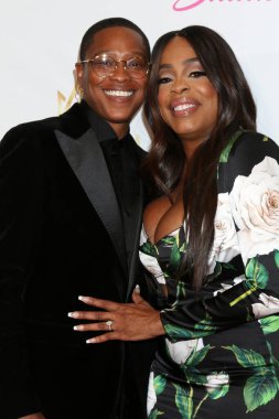 LOS ANGELES - 8 Ocak 2023 'te Marina Del Rey, CA' da Jessica Betts, Niecy Nash-Betts, Sheryl Lee Ralph ve Niecy Nash-Betts 'i Golden Salute' da selamladı.