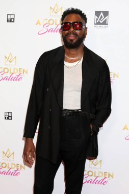 LOS ANGELES - 8 Ocak 2023 'te Marina Del Rey, CA' da Sheryl Lee Ralph ve Niecy Nash-Betts 'e Altın Selamda Colman Domingo