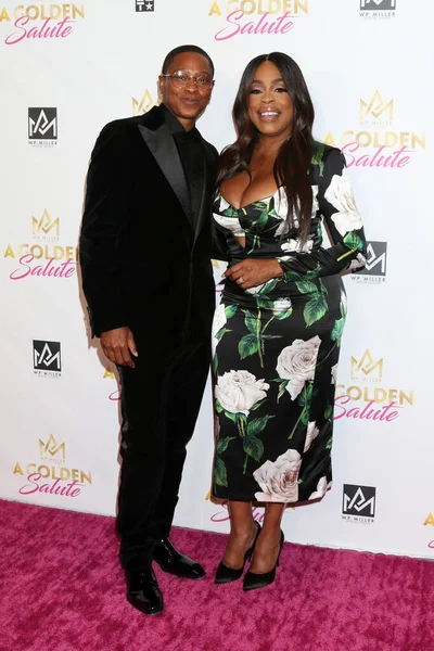 LOS ANGELES - 8 Ocak 2023 'te Marina Del Rey, CA' da Jessica Betts, Niecy Nash-Betts, Sheryl Lee Ralph ve Niecy Nash-Betts 'i Golden Salute' da selamladı.