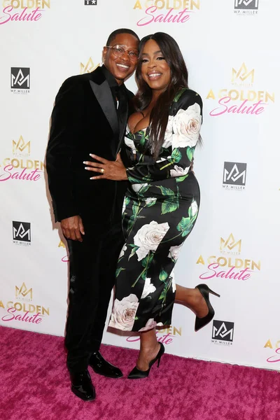 LOS ANGELES - 8 Ocak 2023 'te Marina Del Rey, CA' da Jessica Betts, Niecy Nash-Betts, Sheryl Lee Ralph ve Niecy Nash-Betts 'i Golden Salute' da selamladı.