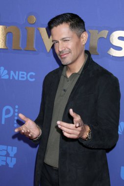 LOS ANGELES - JAN 15:  Jay Hernandez at NBCUniversal Press Tour Red Carpet at the Langham Pasadena Hotel  on January 15, 2023 in Pasadena, CA