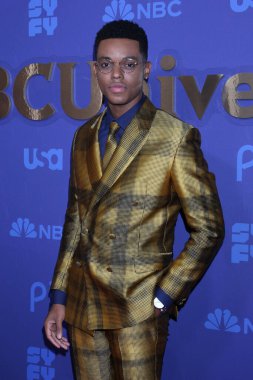 LOS ANGELES - JAN 15:  Jabari Banks at NBCUniversal Press Tour Red Carpet at the Langham Pasadena Hotel  on January 15, 2023 in Pasadena, CA