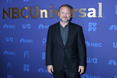 LOS ANGELES - JAN 15:  Rian Johnson at NBCUniversal Press Tour Red Carpet at the Langham Pasadena Hotel  on January 15, 2023 in Pasadena, CA