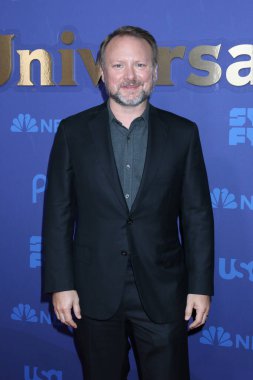 LOS ANGELES - JAN 15:  Rian Johnson at NBCUniversal Press Tour Red Carpet at the Langham Pasadena Hotel  on January 15, 2023 in Pasadena, CA