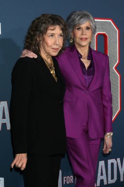 LOS ANGELES - JAN 31:  Lily Tomlin, Jane Fonda at the 80 for Brady Los Angeles Premiere at the Village Theater on January 31, 2023 in Westwood, CA