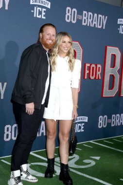 LOS ANGELES - JAN 31:  Justin Turner, Kourtney Pogue at the 80 for Brady Los Angeles Premiere at the Village Theater on January 31, 2023 in Westwood, CA