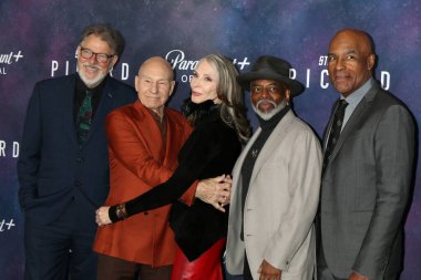 LOS ANGELES - FEB 9:  LeVar Burton, Jeri Ryan, Jonathan Frakes, Michelle Hurd, Sir Patrick Stewart, Gates McFadden, Michael Dorn at the Picard Season Three Premiere at the TCL Chinese Theater IMAX on February 9, 2023 in Los Angeles, CA