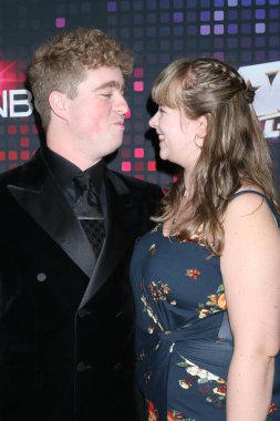 LOS ANGELES - NOV 3:  Tom Ball, Hannah Burtenshaw at the America's Got Talent: All-Stars Red Carpet at CBS Studio Center on November 3, 2022 in Los Angeles, CA