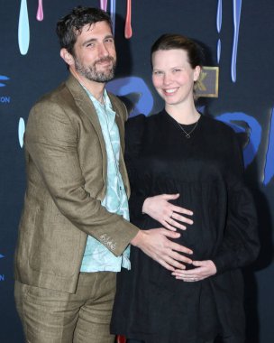 Carter Hudson, Hollye Gilbert 15 Şubat 2023 'te Los Angeles, CA' da Ted Mann Tiyatrosu 'nda 6.
