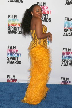 Quinta Brunson, 4 Mart 2023 'te Santa Monica, CA' da bulunan Çadırdaki Bağımsız Ruh Ödülleri 'nde.