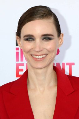 ROoney Mara, 4 Mart 2023 'te Santa Monica, CA' da bulunan Çadırdaki Bağımsız Ruh Ödülleri 'nde.