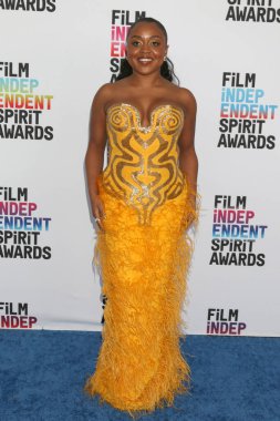 Quinta Brunson, 4 Mart 2023 'te Santa Monica, CA' da bulunan Çadırdaki Bağımsız Ruh Ödülleri 'nde.