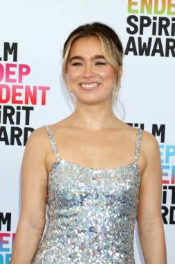 Haley Lu Richardson, 4 Mart 2023 'te Santa Monica, CA' da bulunan Çadırdaki Bağımsız Ruh Ödülleri 'nde.