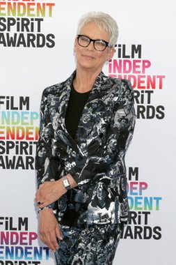 Jamie Lee Curtis, 4 Mart 2023 'te Santa Monica, CA' da bulunan Çadırdaki Bağımsız Ruh Ödülleri 'nde.