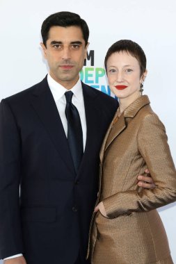 Kerim Saleh, Andrea Riseborough, 4 Mart 2023 'te Santa Monica, CA' da bulunan Çadırdaki Bağımsız Ruh Ödülleri 'nde.