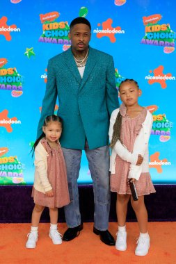 Vibe Jackson, YG, Keenon Dequan Ray Jackson, Harmony Jackson Çocuk Seçimi Ödülleri 2023, Microsoft Tiyatrosu, 4 Mart 2023, Los Angeles, CA