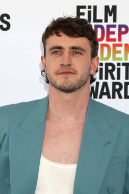 Paul Mescal, 4 Mart 2023 'te Santa Monica, CA' da bulunan Çadırdaki Bağımsız Ruh Ödülleri 'nde.