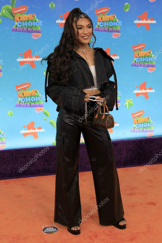 LOS ÁNGELES - MAR 4: Dior Goodjohn en los Kids Choice Awards 2023 en el