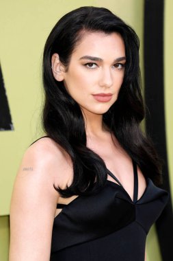 LOS ANGELES - 9 MAR Lipa Versace FW23 Show Pasifik Tasarım Merkezi 'nde 9 Mart 2023 Batı Hollywood, CA