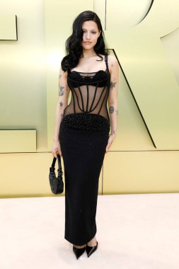 Gabbriette Bechtel, 9 Mart 2023 'te Batı Hollywood' da Pasifik Tasarım Merkezi Versace FW23 Show 'da.