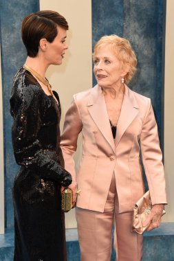 Sarah Paulson, Holland Taylor, 12 Mart 2023 'te Wallis Annenberg Sahne Sanatları Merkezi' ndeki Vanity Fair Oscar Partisi 'nde.