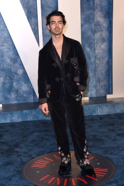 Joe Jonas, 12 Mart 2023 'te Wallis Annenberg Gösteri Sanatları Merkezi' ndeki Vanity Fair Oscar Partisi 'nde, 12 Mart 2023' te Beverly Hills, CA
