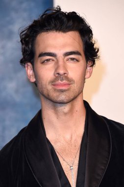 Joe Jonas, 12 Mart 2023 'te Wallis Annenberg Gösteri Sanatları Merkezi' ndeki Vanity Fair Oscar Partisi 'nde, 12 Mart 2023' te Beverly Hills, CA
