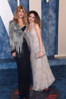 Laura Dern, Jaya Harper, 12 Mart 2023 'te Wallis Annenberg Sahne Sanatları Merkezi' ndeki Vanity Fair Oscar Partisi 'nde.