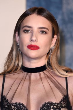 Emma Roberts, Wallis Annenberg Sahne Sanatları Merkezi 'ndeki 2023 Vanity Fair Oscar Partisi' nde 12 Mart 2023 'te Beverly Hills, CA