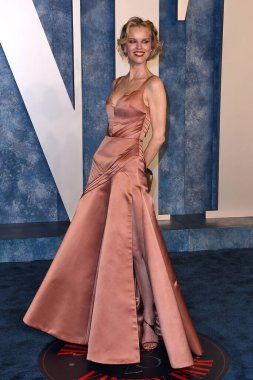 LOS ANGELES - 12 Mart 2023 'te Wallis Annenberg Gösteri Sanatları Merkezi' ndeki Vanity Fair Oscar Partisi 'nde Eva Herzigova