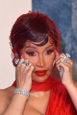 LOS ANGELES - 12 Mart 2023 'te Wallis Annenberg Gösteri Sanatları Merkezi' ndeki Vanity Fair Oscar Partisi 'nde Cardi B, Beverly Hills, CA