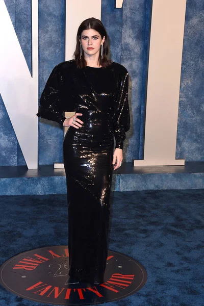 Los Angeles Mar Alexandra Daddario Στο 2023 Vanity Fair Oscar — Φωτογραφία Αρχείου