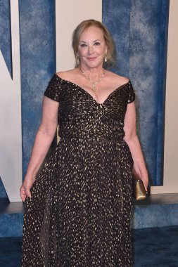 J. Smith-Cameron, Wallis Annenberg Sahne Sanatları Merkezi 'ndeki 2023 Vanity Fair Oscar Partisi' nde 12 Mart 2023 'te Beverly Hills, CA