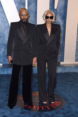 LaKeith Stanfield, Kasmere Trice, 12 Mart 2023 'te Wallis Annenberg Gösteri Sanatları Merkezi' ndeki Vanity Fair Oscar Partisi 'nde.