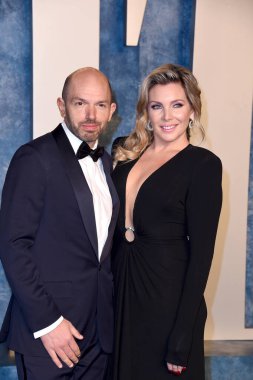 Paul Scheer, June Diane Raphael, 12 Mart 2023 'te Wallis Annenberg Gösteri Sanatları Merkezi' ndeki Vanity Fair Oscar Partisi 'nde.