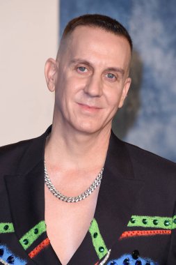 Jeremy Scott, Wallis Annenberg Sahne Sanatları Merkezi 'ndeki 2023 Vanity Fair Oscar Partisi' nde 12 Mart 2023 'te Beverly Hills, CA