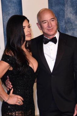 Lauren Sanchez, Jeff Bezos, 12 Mart 2023 'te Wallis Annenberg Sahne Sanatları Merkezi' ndeki Vanity Fair Oscar Partisi 'nde.