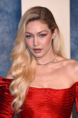 Gigi Hadid, Wallis Annenberg Sahne Sanatları Merkezi 'ndeki 2023 Vanity Fair Oscar Partisi' nde 12 Mart 2023 'te Beverly Hills, CA