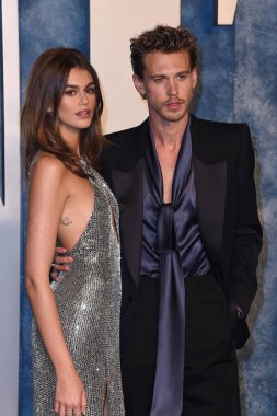 Kaia Gerber, Austin Butler, 12 Mart 2023 'te Wallis Annenberg Gösteri Sanatları Merkezi' ndeki Vanity Fair Oscar Partisi 'nde.