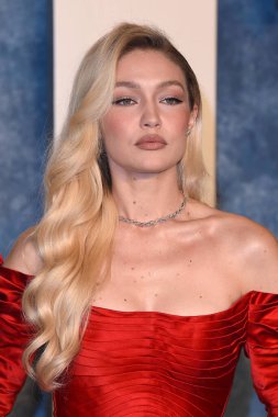 Gigi Hadid, Wallis Annenberg Sahne Sanatları Merkezi 'ndeki 2023 Vanity Fair Oscar Partisi' nde 12 Mart 2023 'te Beverly Hills, CA