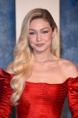 Gigi Hadid, Wallis Annenberg Sahne Sanatları Merkezi 'ndeki 2023 Vanity Fair Oscar Partisi' nde 12 Mart 2023 'te Beverly Hills, CA