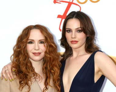 Camryn Grimes, Cait Faribanks, The Young 'ın 50. yıldönümünde ve The Restless at the Vibiana 17 Mart 2023' te Los Angeles, CA