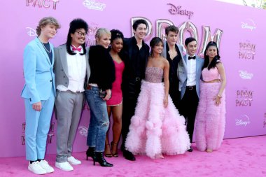 Nolan Dubuc, David S. Jung, Wendi McLendon-Covey, Monique Green, Milo Manheim, Peyton Elizabeth Lee, Blake Draper, Jason Sakaki, Arica Himmel 24 Mart 2023 'te Wilshire Ebell Tiyatrosu' nda gösterime girdi.
