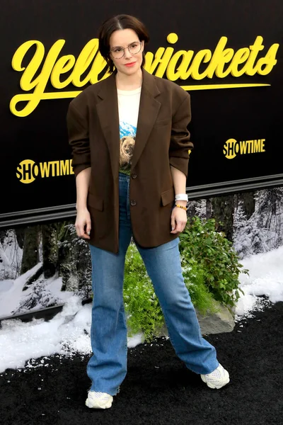 Los Ángeles Marzo Emily Hampshire Yellowjackets Season Two Premiere Tcl — Foto de Stock