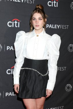 LOS ANGELES - 3 Nisan 2023 PaleyFest 'teki Sophie Nelisse - 3 Nisan 2023' te Los Angeles, CA 'da Dolby Tiyatrosu' ndaki Sarı Ceketler