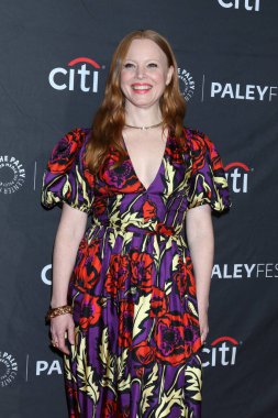 LOS ANGELES - 3 Nisan 2023 PaleyFest 'te Lauren Ambrose - 3 Nisan 2023' te Los Angeles, CA 'da Dolby Tiyatrosu' nda Sarı Ceketler