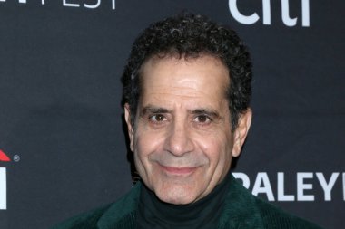 LOS ANGELES - 4 APR: 2023 PaleyFest 'te Tony Shalhoub - 4 Nisan 2023' te Dolby Tiyatrosu 'nda Muhteşem Bayan Maisel