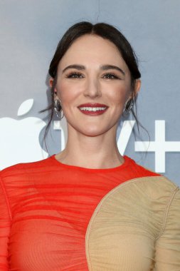 LOS ANGELES - 13 Nisan 2023 'te The Last Thing He told me Apple + Serisi prömiyeri için Westwood, CA