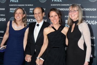LOS ANGELES - 15 Nisan - Janet Wojcicki, Michael Milken, Anne Wojcicki, Esther Wojcicki Akademi Sinema Müzesi 'nde düzenlenen 9.